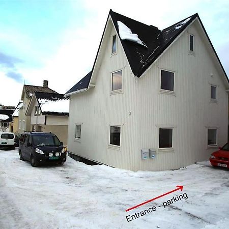 Sentral Leilighet Med 3 Soverom Harstad Extérieur photo